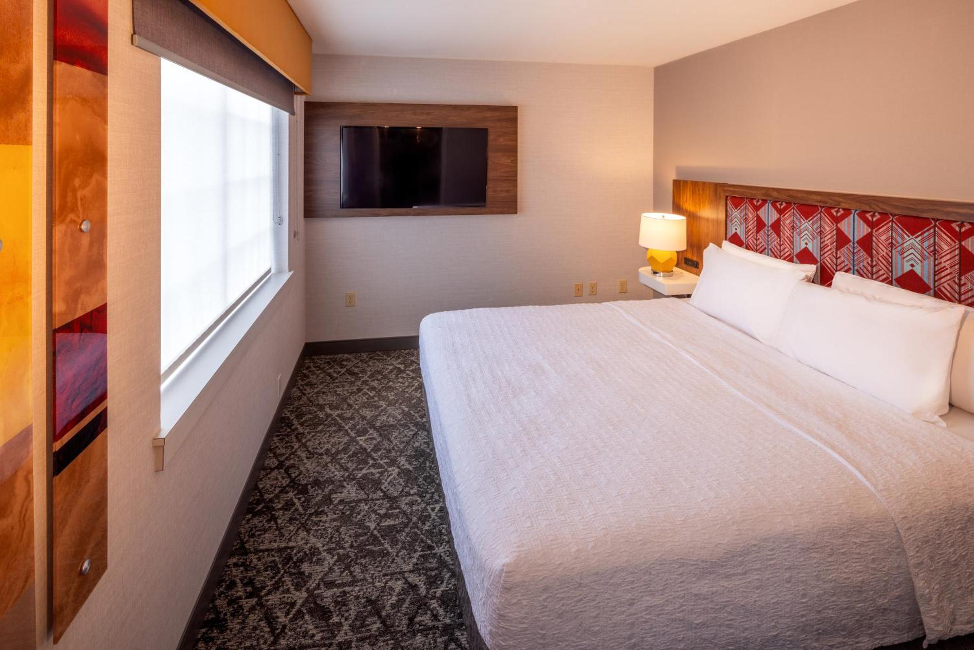 Hampton Inn Pullman Bagian luar foto