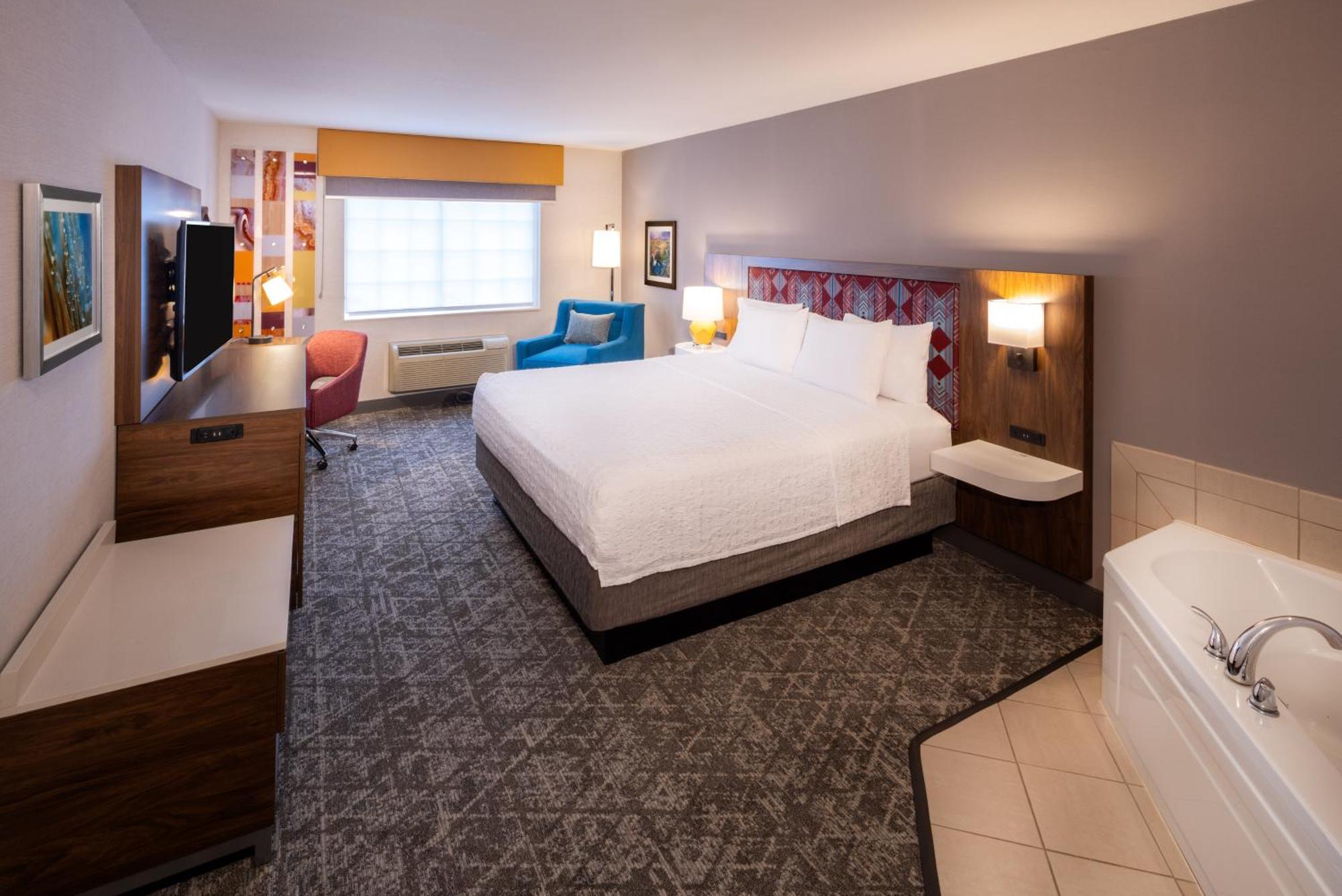 Hampton Inn Pullman Bagian luar foto