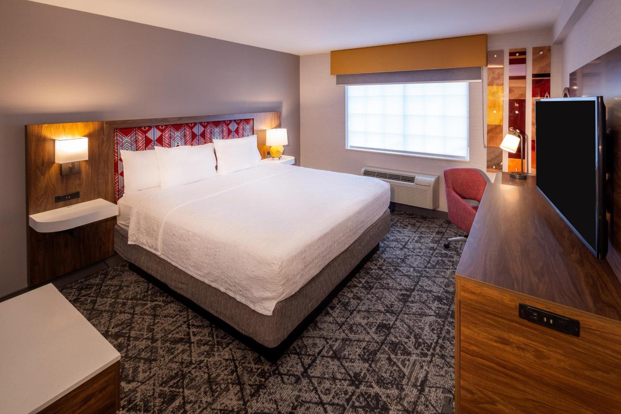 Hampton Inn Pullman Bagian luar foto