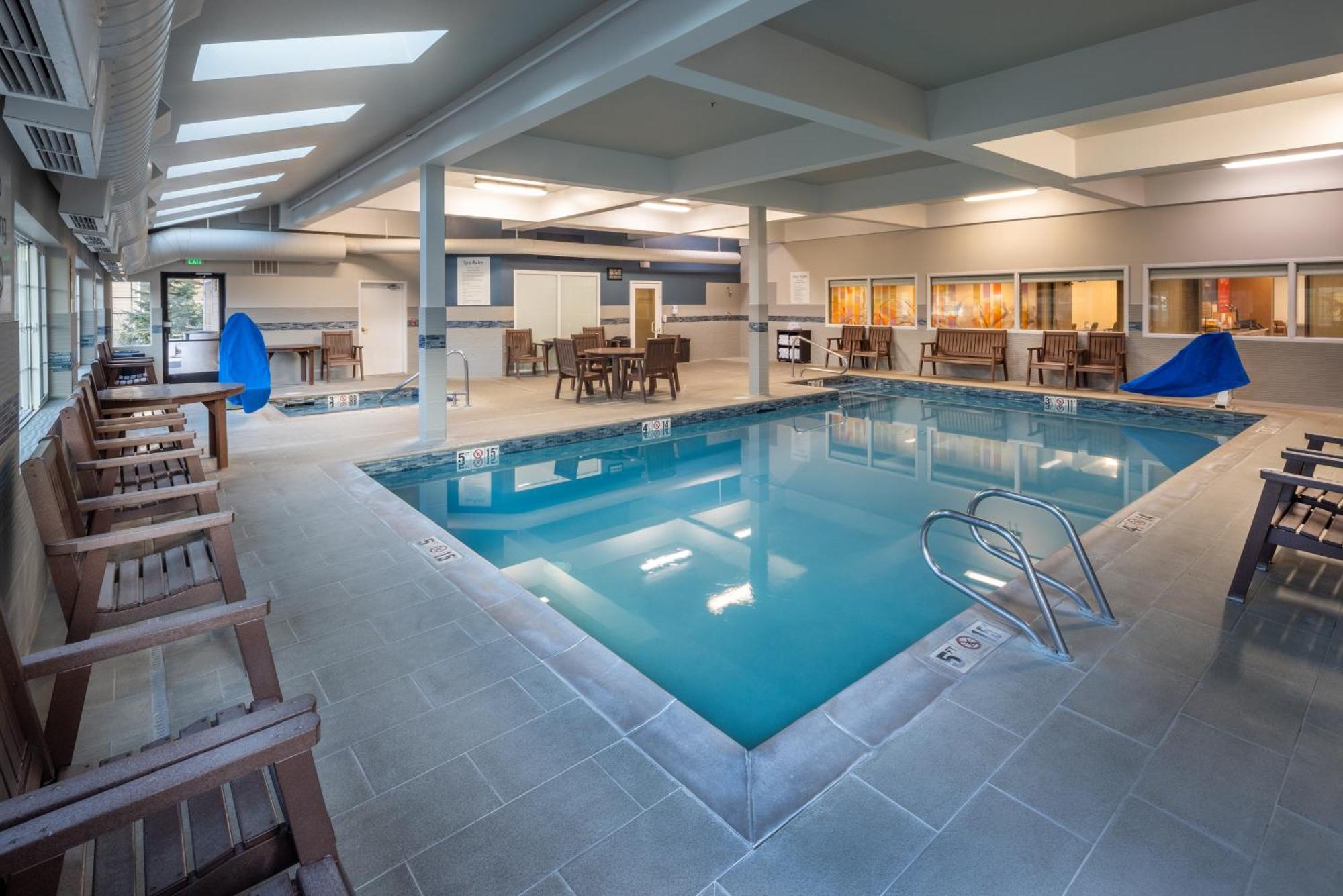 Hampton Inn Pullman Bagian luar foto