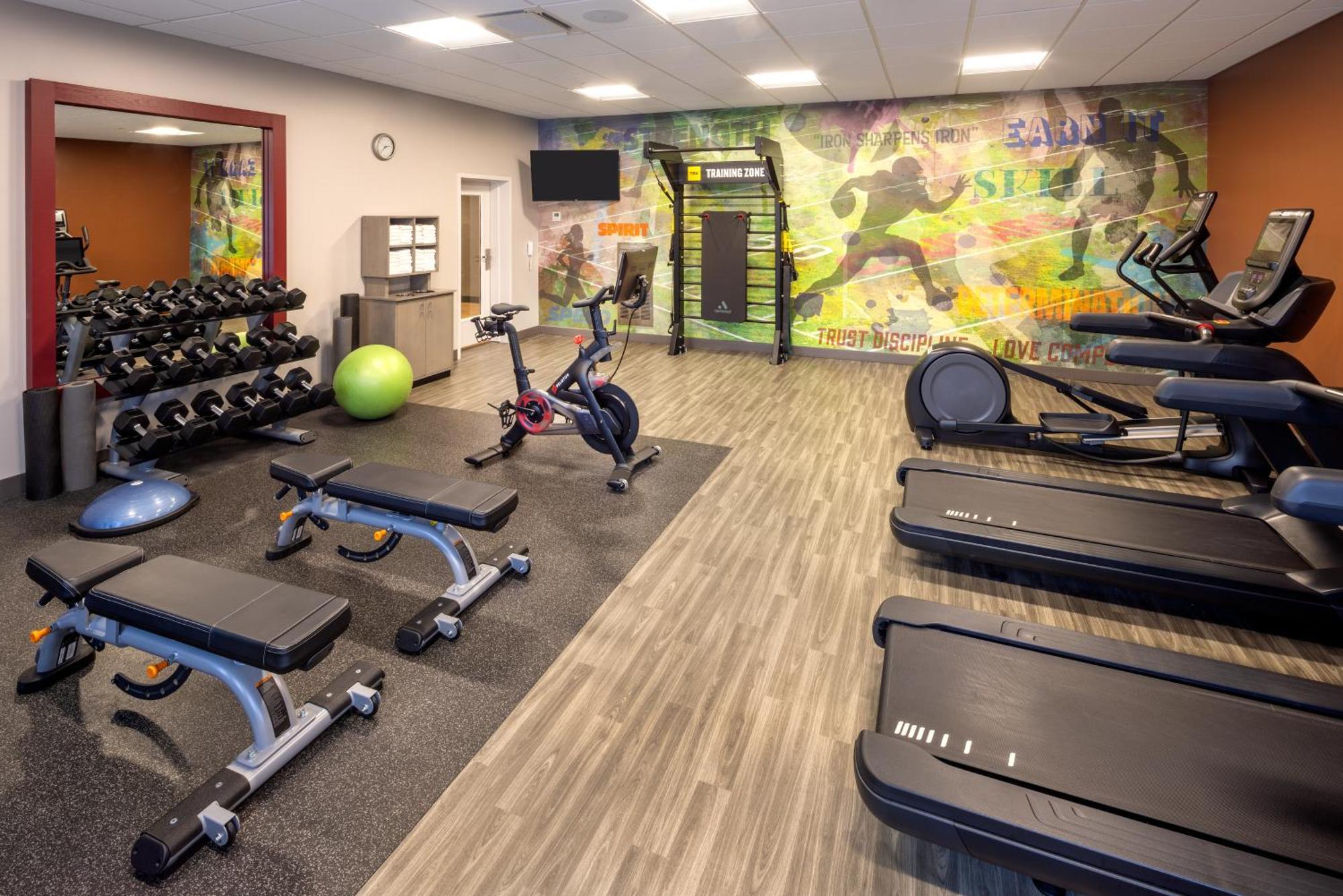 Hampton Inn Pullman Bagian luar foto