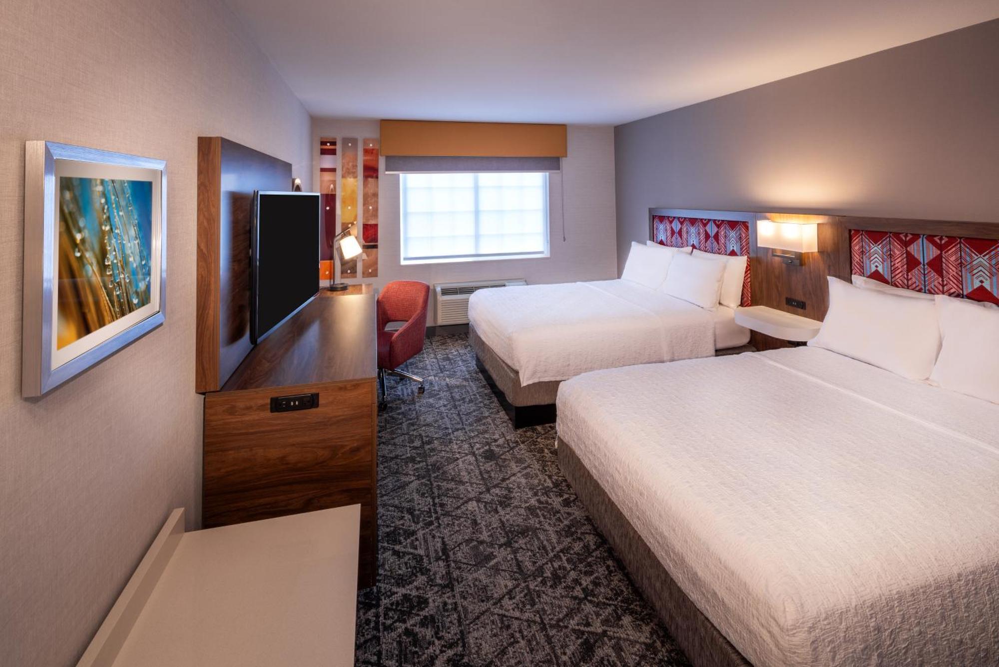 Hampton Inn Pullman Bagian luar foto