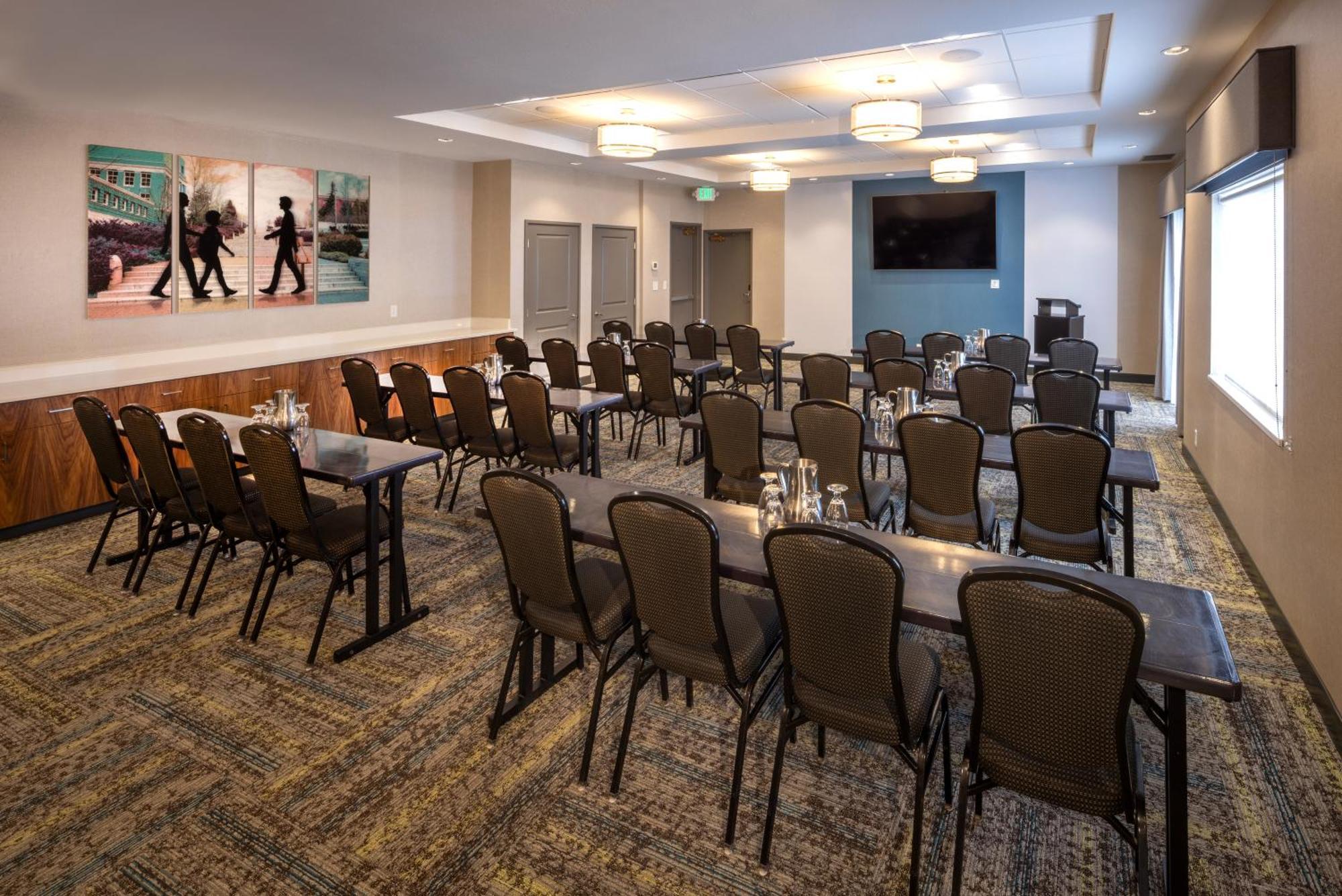 Hampton Inn Pullman Bagian luar foto