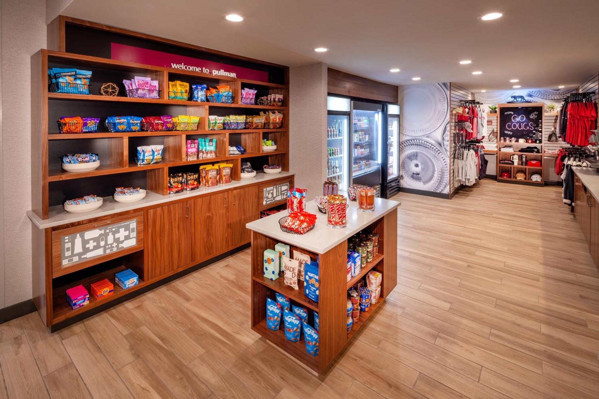 Hampton Inn Pullman Bagian luar foto